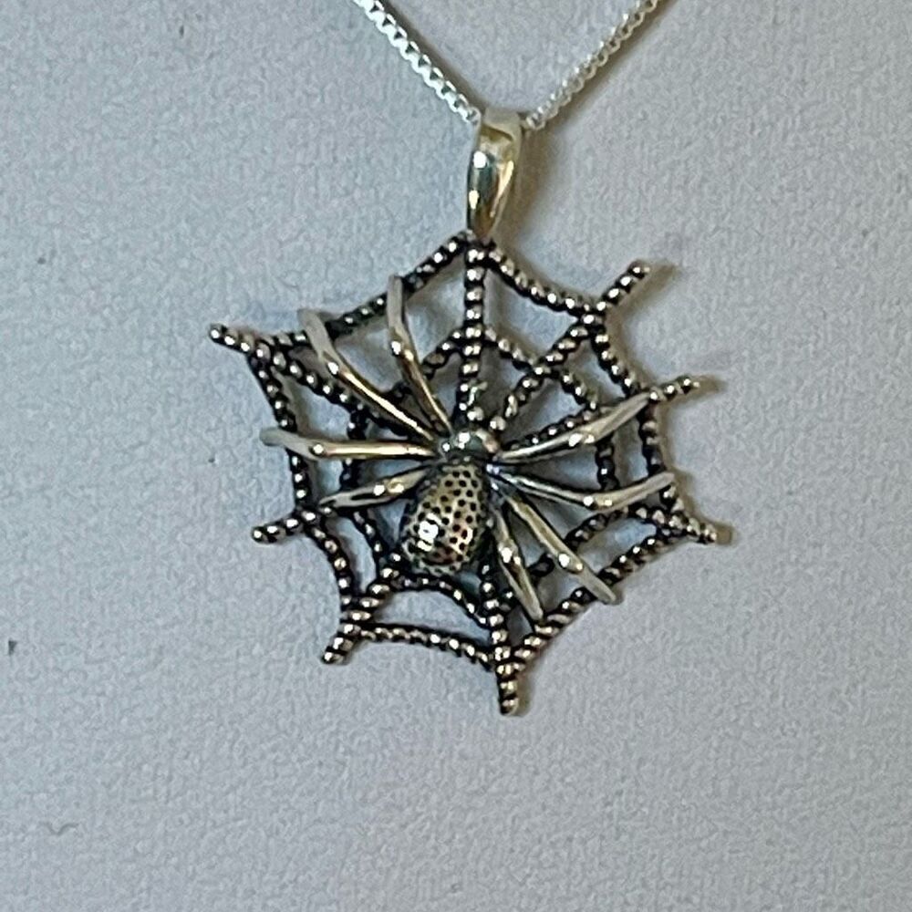 Detailed 3D Solid Sterling Silver Spider Halloween Fall 18” Box Chain Necklace